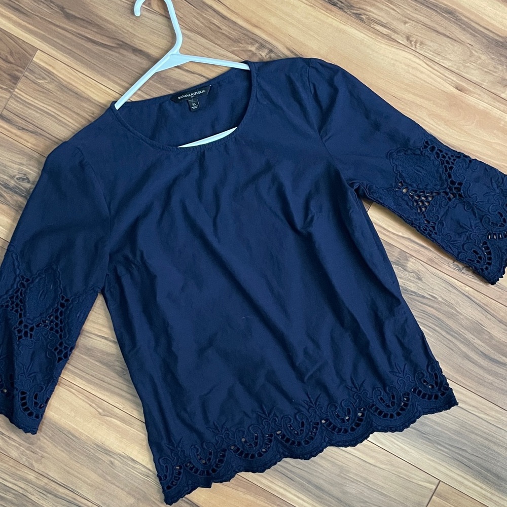 Banana Republic Midnight Blue Blouse with Lace Detail XS lightweight cotton